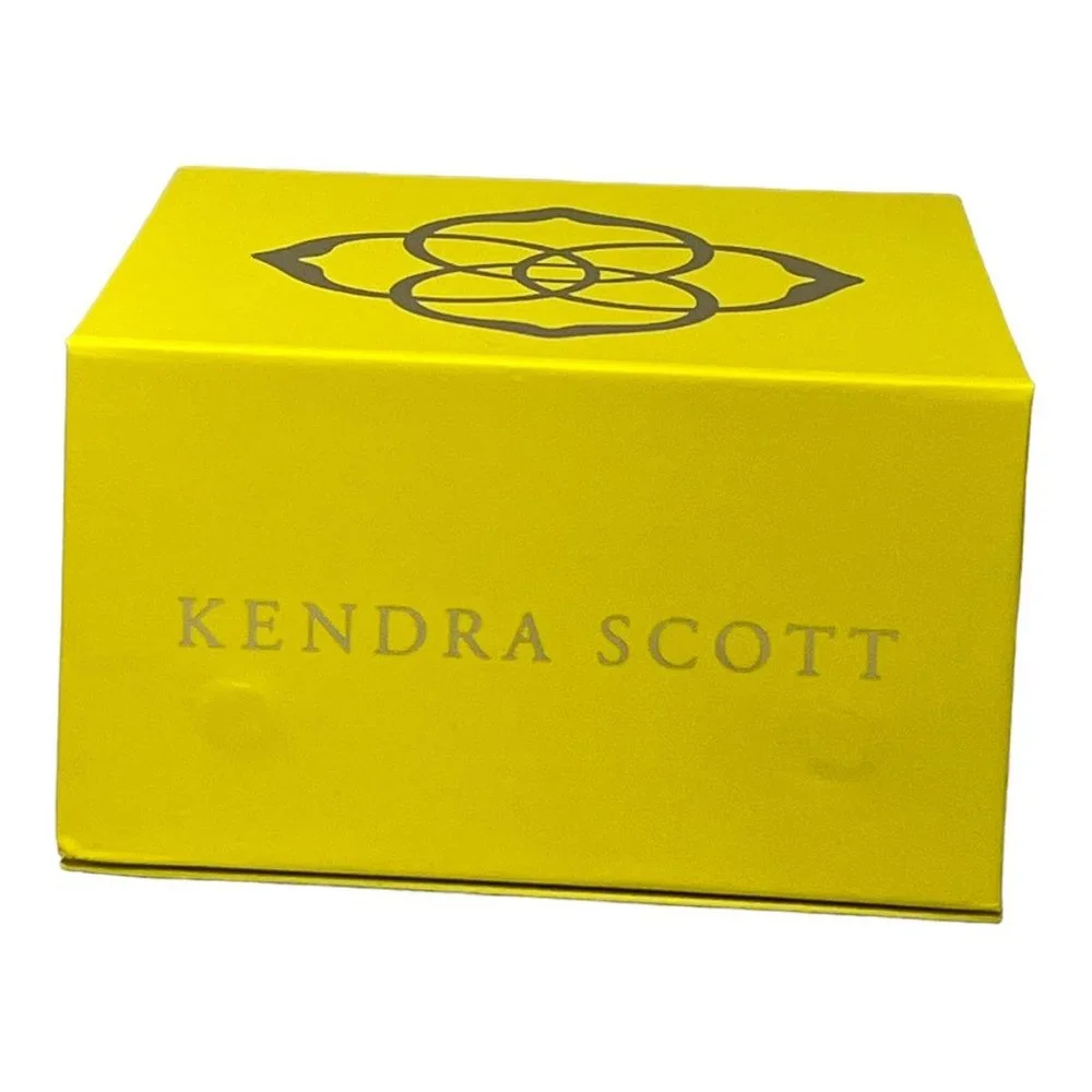 Kendra Scott features gift